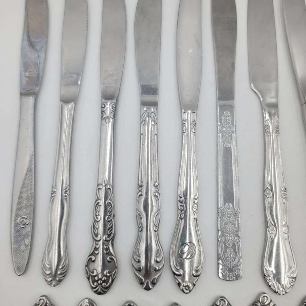 30pc Mixed Lot Dinner Knives Ornate Floral Mismatched Stainless Flatware Crafts